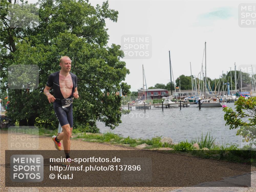 22.06.2025 - Viking Triathlon KatJ http://msf.ph/oto/8137896 22.06.2025 14:56:56 Laufen 225, 333 meine-sportfotos.de