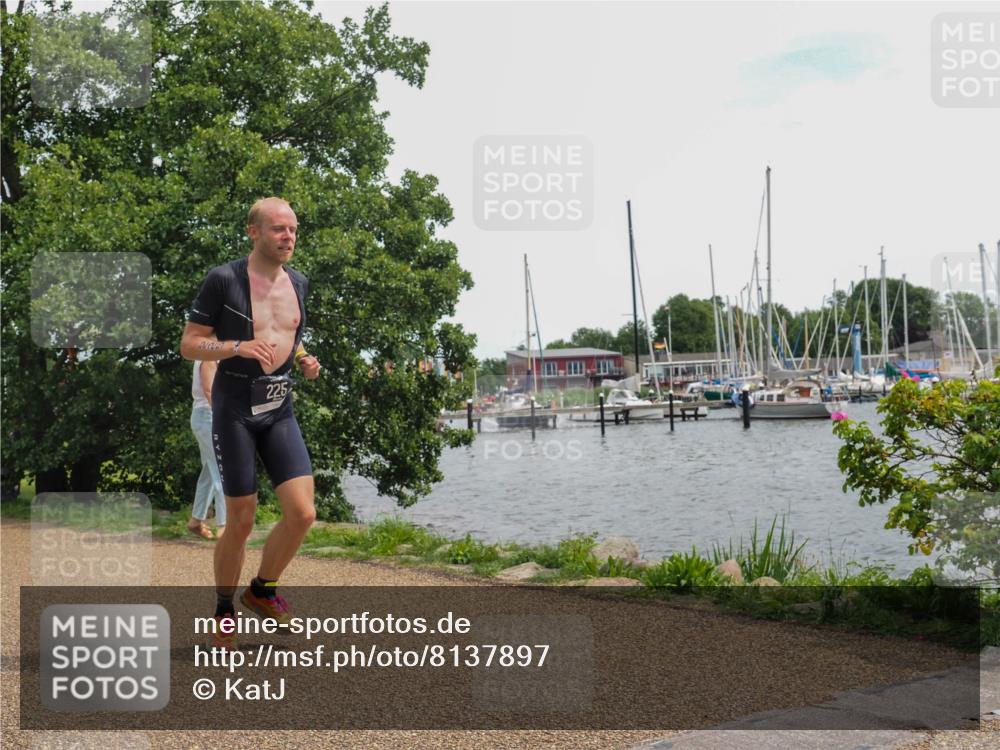 22.06.2025 - Viking Triathlon KatJ http://msf.ph/oto/8137897 22.06.2025 14:56:56 Laufen 225, 333 meine-sportfotos.de