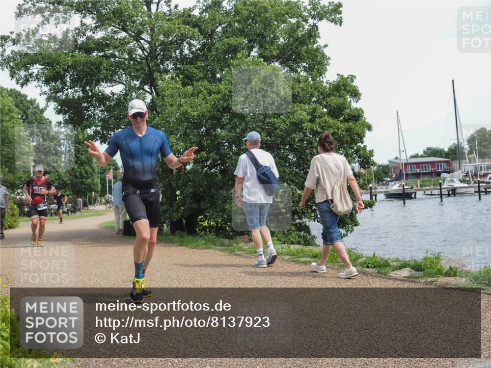 22.06.2025 - Viking Triathlon KatJ http://msf.ph/oto/8137923 22.06.2025 14:57:56 Laufen 208, 344 meine-sportfotos.de