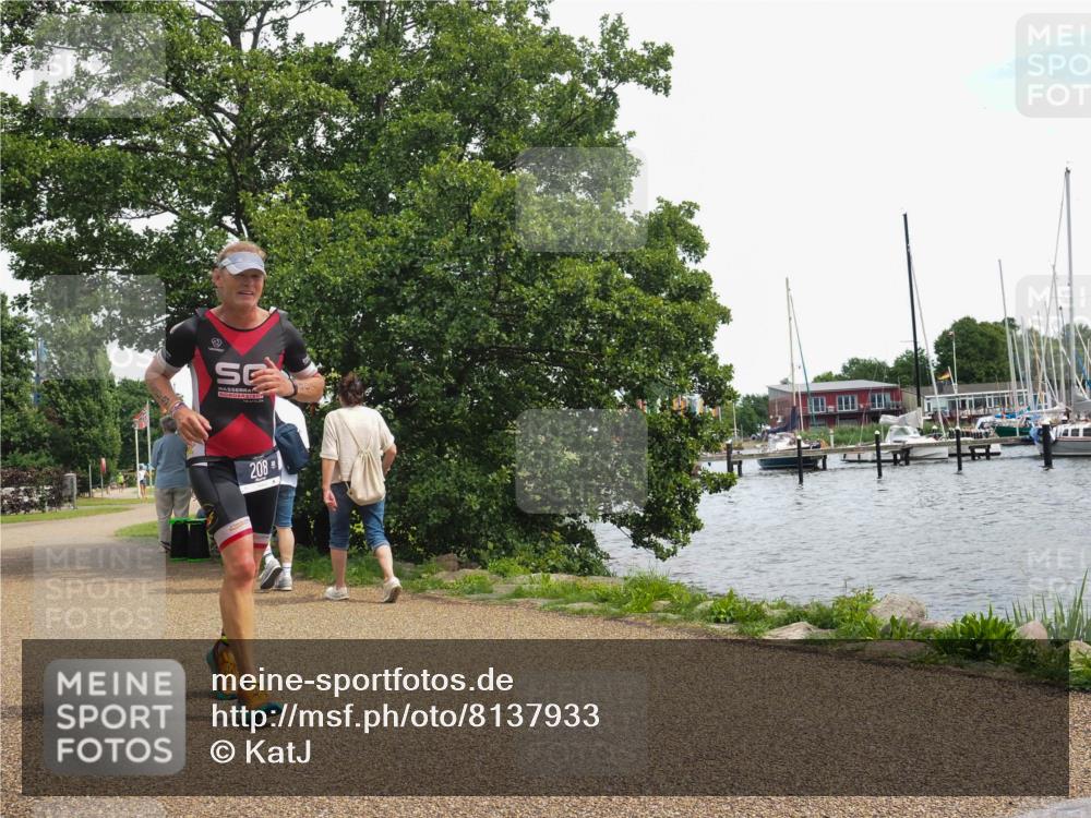 22.06.2025 - Viking Triathlon KatJ http://msf.ph/oto/8137933 22.06.2025 14:57:59 Laufen 208, 344 meine-sportfotos.de