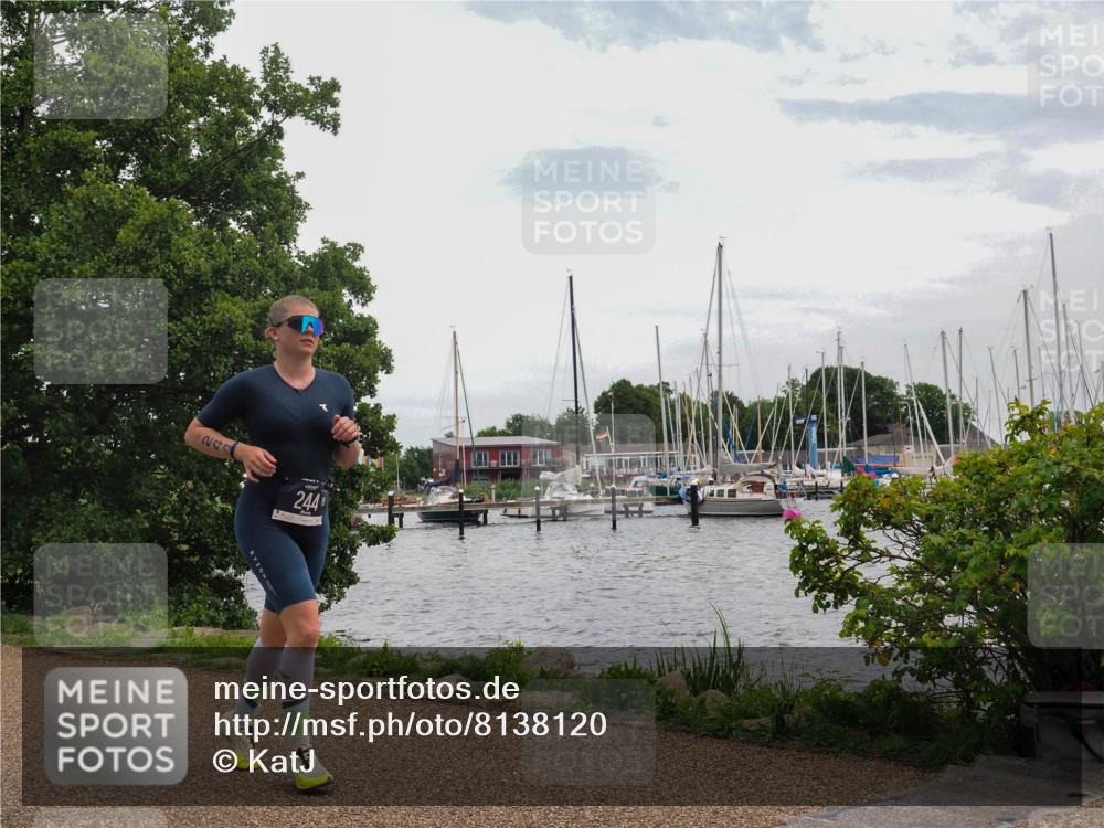 22.06.2025 - Viking Triathlon KatJ http://msf.ph/oto/8138120 22.06.2025 15:00:15 Laufen 244 meine-sportfotos.de
