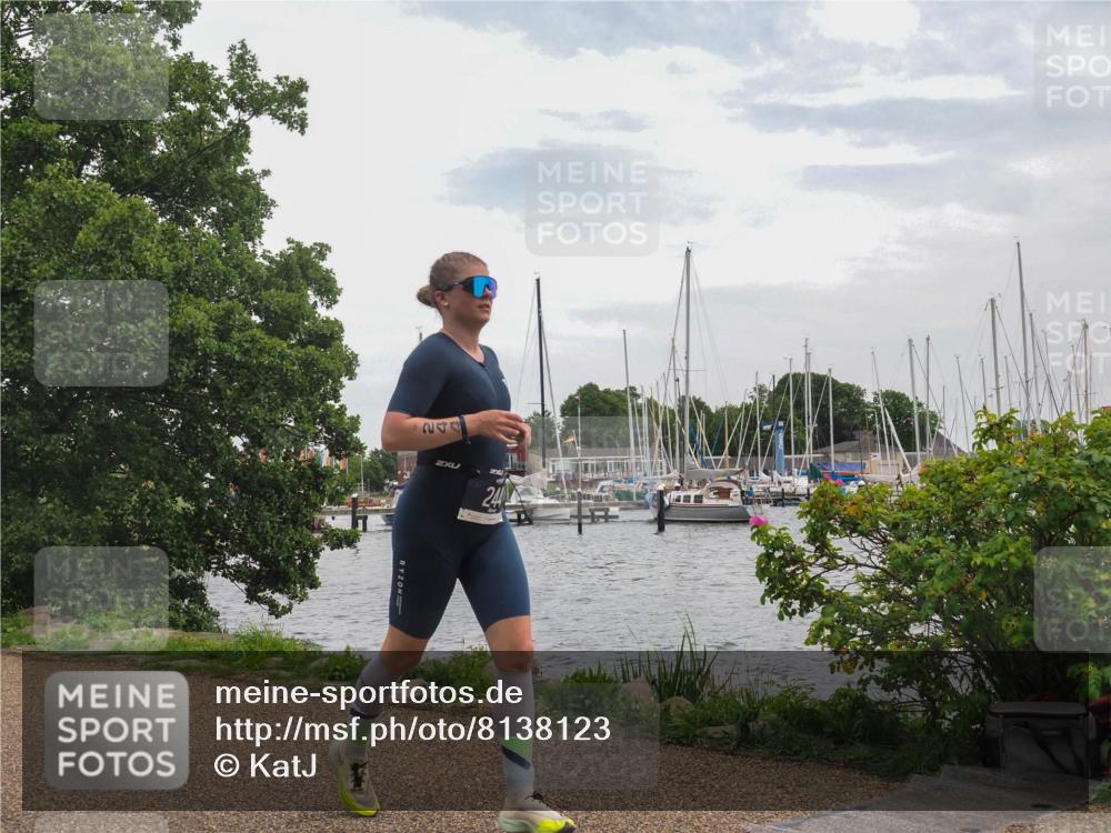 22.06.2025 - Viking Triathlon KatJ http://msf.ph/oto/8138123 22.06.2025 15:00:15 Laufen 244 meine-sportfotos.de