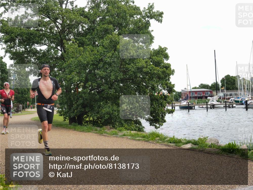 22.06.2025 - Viking Triathlon KatJ http://msf.ph/oto/8138173 22.06.2025 15:00:59 Laufen 93, 511 meine-sportfotos.de