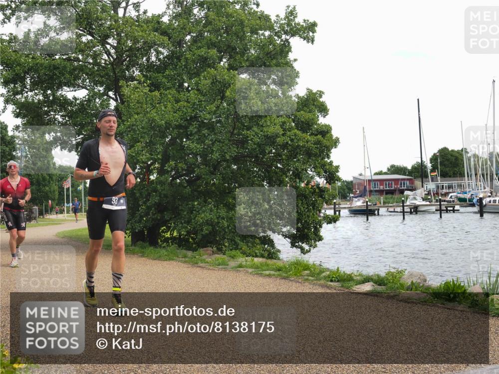 22.06.2025 - Viking Triathlon KatJ http://msf.ph/oto/8138175 22.06.2025 15:00:59 Laufen 93, 511 meine-sportfotos.de