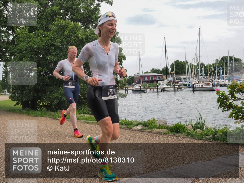 22.06.2025 - Viking Triathlon KatJ http://msf.ph/oto/8138310 22.06.2025 15:03:00 Laufen 182, 421 meine-sportfotos.de
