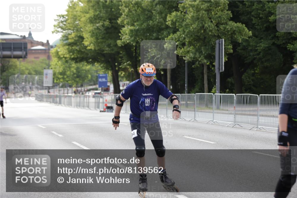 29.06.2025 - hella hamburg halbmarathon Jannik Wohlers http://msf.ph/oto/8139562 29.06.2025 09:03:27 Lombardsbrücke  meine-sportfotos.de