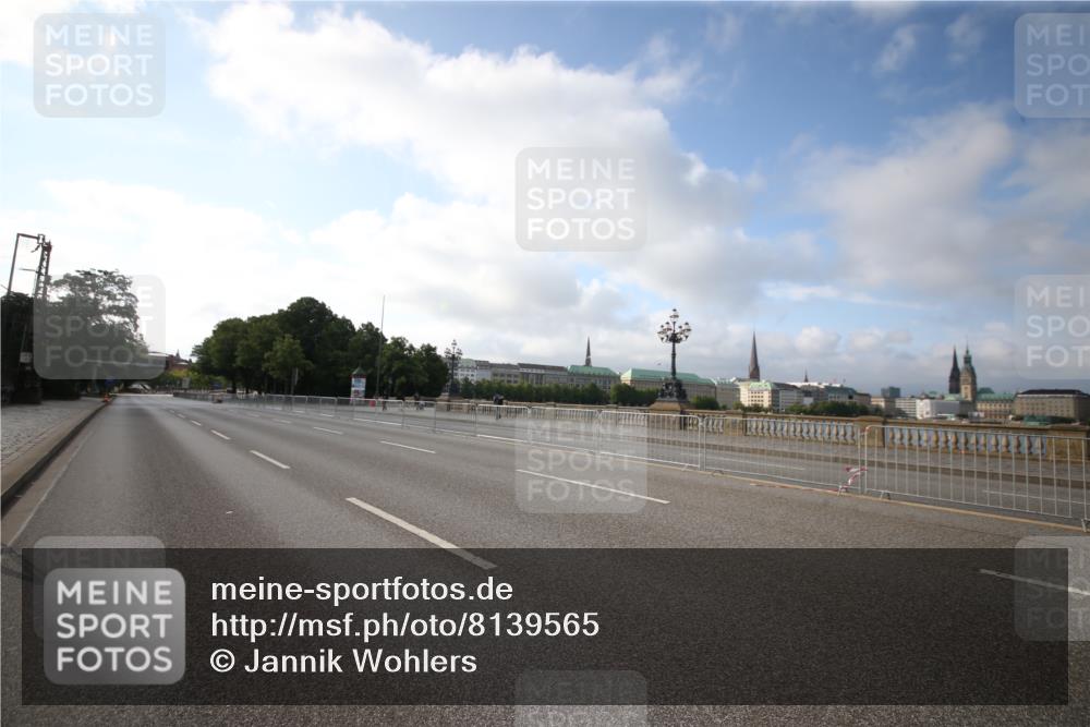 29.06.2025 - hella hamburg halbmarathon Jannik Wohlers http://msf.ph/oto/8139565 29.06.2025 08:29:48 Lombardsbrücke  meine-sportfotos.de