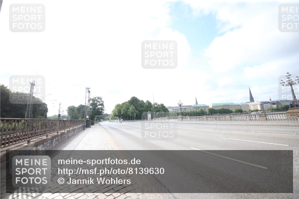 29.06.2025 - hella hamburg halbmarathon Jannik Wohlers http://msf.ph/oto/8139630 29.06.2025 08:35:50 Lombardsbrücke  meine-sportfotos.de