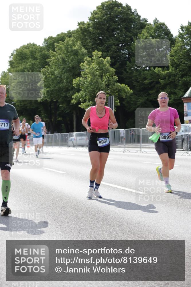 29.06.2025 - hella hamburg halbmarathon Jannik Wohlers http://msf.ph/oto/8139649 29.06.2025 10:04:46 Lombardsbrücke 1863, 2424, 3071, 3413, 3578, 4220, 6059, 6907, 6908, 7302, 7826, 8089, 8999, 9007, 9075, 9165, 11595, 13327, 13717, 14203, 16478, 16847, 17112, 17707, 17818, 18189, 18616, 18617, 19034 meine-sportfotos.de