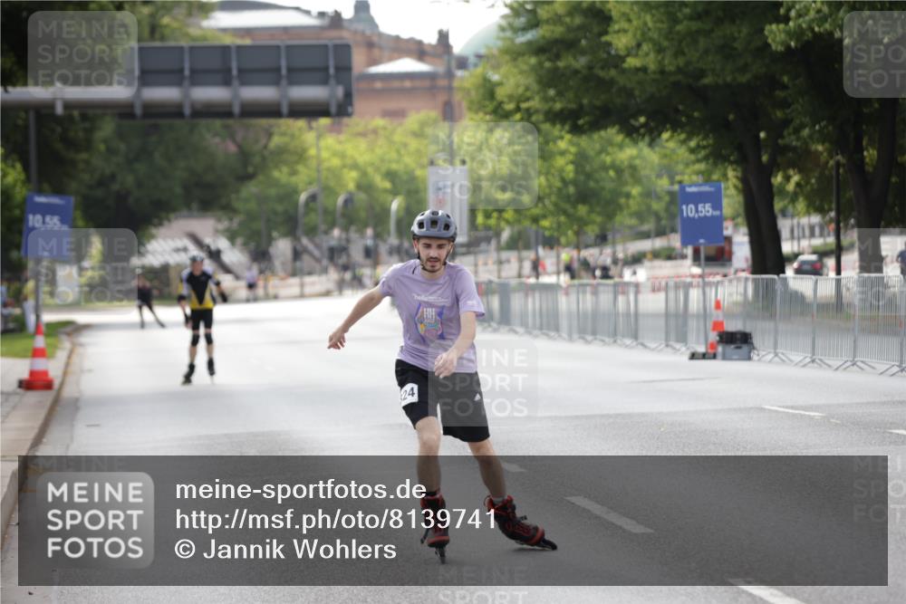 29.06.2025 - hella hamburg halbmarathon Jannik Wohlers http://msf.ph/oto/8139741 29.06.2025 09:03:33 Lombardsbrücke  meine-sportfotos.de