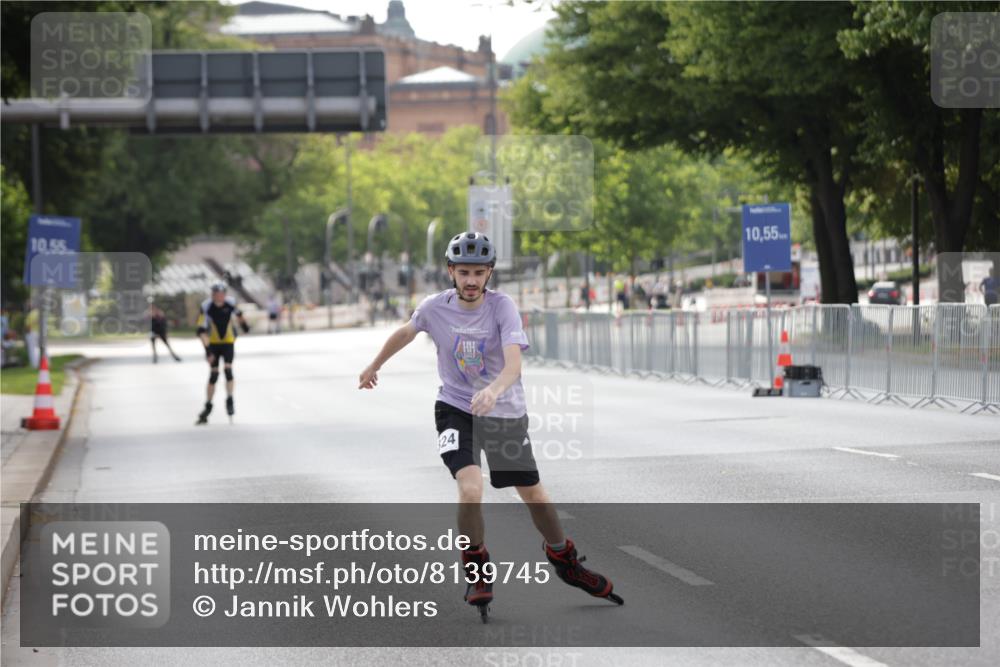 29.06.2025 - hella hamburg halbmarathon Jannik Wohlers http://msf.ph/oto/8139745 29.06.2025 09:03:33 Lombardsbrücke  meine-sportfotos.de