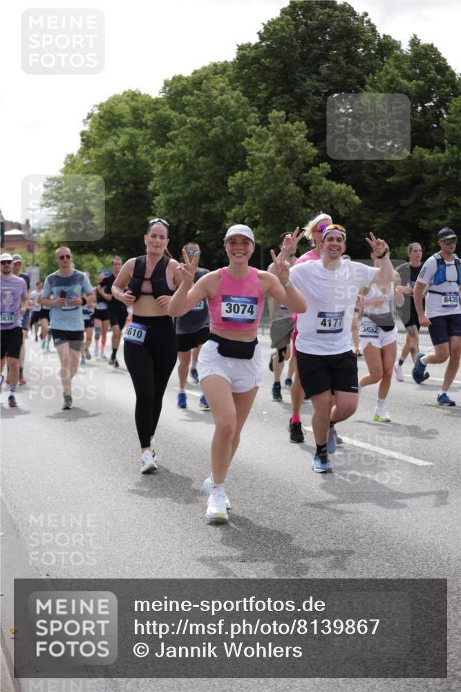29.06.2025 - hella hamburg halbmarathon Jannik Wohlers http://msf.ph/oto/8139867 29.06.2025 10:42:48 Lombardsbrücke 1149, 1467, 1788, 1816, 1878, 2103, 2158, 2267, 2361, 2971, 3074, 3238, 3329, 3518, 3638, 4056, 4177, 4302, 4680, 5067, 5268, 5610, 5720, 5755, 5967, 7043, 7461, 7872, 8184, 8435, 8795, 8991, 9072, 9304, 9644, 9976, 10180, 10536, 11093, 11443, 11649, 11671, 12485, 12603, 13417, 13526, 13676, 13684, 13685, 13786, 13852, 15246, 15509, 15514, 15717, 16055, 16263, 16264, 16789, 16840, 17609, 17921, 18434, 18435, 18540, 18898, 19031, 19115 meine-sportfotos.de