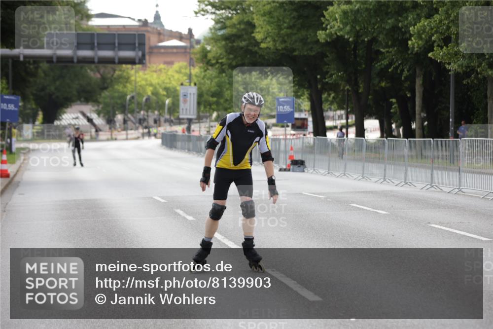 29.06.2025 - hella hamburg halbmarathon Jannik Wohlers http://msf.ph/oto/8139903 29.06.2025 09:03:42 Lombardsbrücke  meine-sportfotos.de