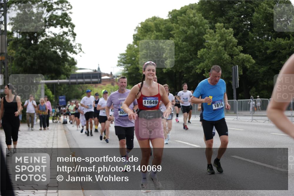 29.06.2025 - hella hamburg halbmarathon Jannik Wohlers http://msf.ph/oto/8140069 29.06.2025 10:42:55 Lombardsbrücke 1155, 1467, 1816, 1878, 2267, 2361, 3074, 3238, 3329, 3638, 4056, 4177, 4302, 4367, 4680, 5610, 5720, 5755, 6012, 6440, 7461, 7872, 7926, 8135, 8184, 8408, 8435, 9072, 9639, 9641, 9976, 10536, 11093, 11279, 11443, 11649, 11969, 12603, 13526, 13676, 13684, 13685, 13786, 13852, 14528, 14890, 15509, 15514, 15717, 16055, 16263, 16264, 16358, 16560, 16840, 18497, 18898, 19031, 19043, 19141 meine-sportfotos.de