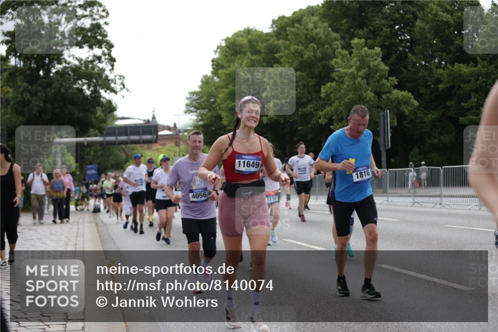 29.06.2025 - hella hamburg halbmarathon Jannik Wohlers http://msf.ph/oto/8140074 29.06.2025 10:42:56 Lombardsbrücke 1155, 1816, 1878, 3074, 3238, 3329, 3638, 4056, 4177, 4302, 4367, 4680, 5610, 5720, 6012, 6440, 7461, 7872, 7926, 8135, 8184, 8408, 8435, 9639, 9641, 9976, 10536, 11093, 11279, 11649, 11969, 12603, 13526, 13676, 13684, 13685, 13786, 13852, 14528, 14890, 15509, 15514, 15717, 16055, 16263, 16358, 16560, 16840, 17143, 18497, 19031, 19043, 19141 meine-sportfotos.de
