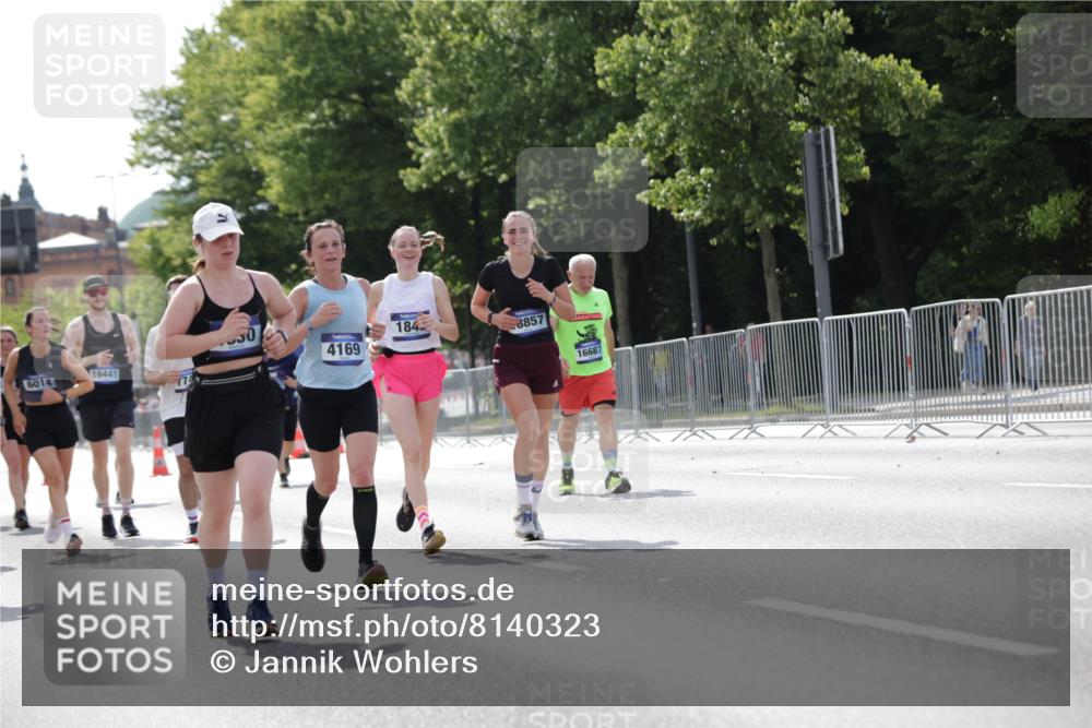 29.06.2025 - hella hamburg halbmarathon Jannik Wohlers http://msf.ph/oto/8140323 29.06.2025 10:05:30 Lombardsbrücke 1229, 1448, 1830, 1842, 2471, 2540, 3062, 3929, 4169, 5762, 6014, 7741, 8051, 8894, 8909, 9339, 9477, 9917, 13042, 14987, 15766, 16441, 16687, 17740, 17885, 18768, 18857, 18973 meine-sportfotos.de