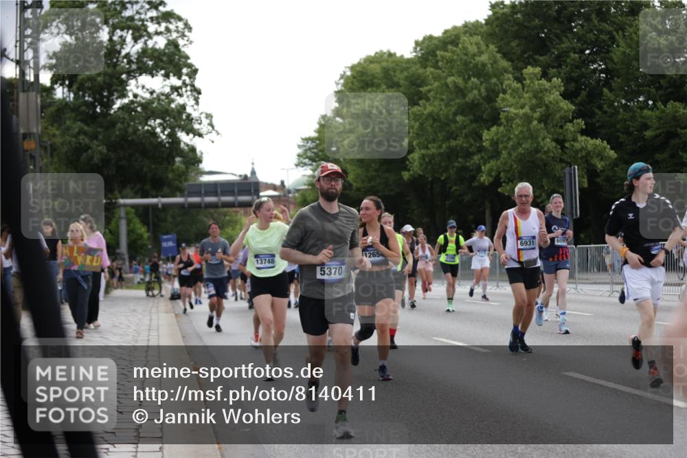 29.06.2025 - hella hamburg halbmarathon Jannik Wohlers http://msf.ph/oto/8140411 29.06.2025 10:43:06 Lombardsbrücke 1023, 1155, 1400, 1878, 3238, 3329, 3390, 4367, 4866, 5214, 5370, 5720, 6012, 6096, 6226, 6440, 6931, 7197, 7926, 8135, 8233, 8408, 8504, 9639, 9641, 9831, 10083, 10200, 10202, 10325, 11279, 11969, 12654, 13730, 13748, 14528, 14866, 14890, 15079, 15177, 15187, 15514, 15795, 15848, 16358, 16560, 16589, 16901, 16902, 17143, 17210, 18341, 18497, 19031, 19043, 19141 meine-sportfotos.de