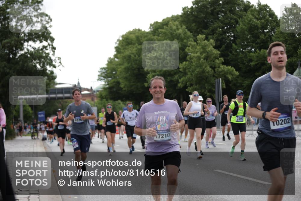 29.06.2025 - hella hamburg halbmarathon Jannik Wohlers http://msf.ph/oto/8140516 29.06.2025 10:43:11 Lombardsbrücke 1023, 1310, 1400, 3390, 4367, 4866, 5192, 5201, 5214, 5370, 6012, 6096, 6226, 6440, 6931, 6971, 6973, 7197, 7205, 7206, 7504, 7926, 8000, 8135, 8233, 8408, 8504, 9639, 9641, 9831, 10083, 10097, 10200, 10202, 10220, 10325, 10799, 11279, 12654, 13705, 13730, 13748, 14528, 14866, 14890, 15079, 15177, 15187, 15795, 15848, 16358, 16560, 16589, 16901, 16902, 17143, 17210, 17501, 18310, 18341, 18436, 18497, 19043, 19141 meine-sportfotos.de