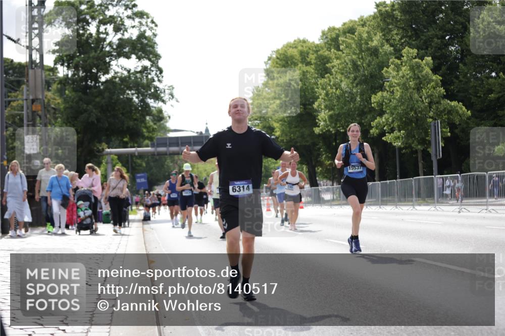 29.06.2025 - hella hamburg halbmarathon Jannik Wohlers http://msf.ph/oto/8140517 29.06.2025 10:05:53 Lombardsbrücke 1245, 1766, 4542, 4666, 4868, 5431, 6314, 7138, 9361, 9560, 10781, 13054, 13481, 13863, 14369, 15113, 15145, 15229, 15462, 15537, 17239, 17746, 18042, 18910, 18913, 18966 meine-sportfotos.de