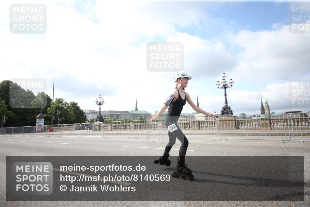 29.06.2025 - hella hamburg halbmarathon Jannik Wohlers http://msf.ph/oto/8140569 29.06.2025 08:59:44 Lombardsbrücke  meine-sportfotos.de