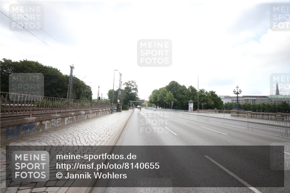 29.06.2025 - hella hamburg halbmarathon Jannik Wohlers http://msf.ph/oto/8140655 29.06.2025 09:00:37 Lombardsbrücke  meine-sportfotos.de