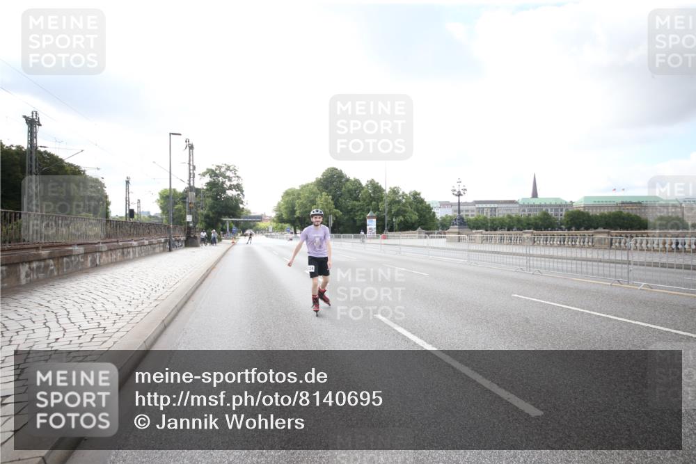 29.06.2025 - hella hamburg halbmarathon Jannik Wohlers http://msf.ph/oto/8140695 29.06.2025 09:03:36 Lombardsbrücke  meine-sportfotos.de