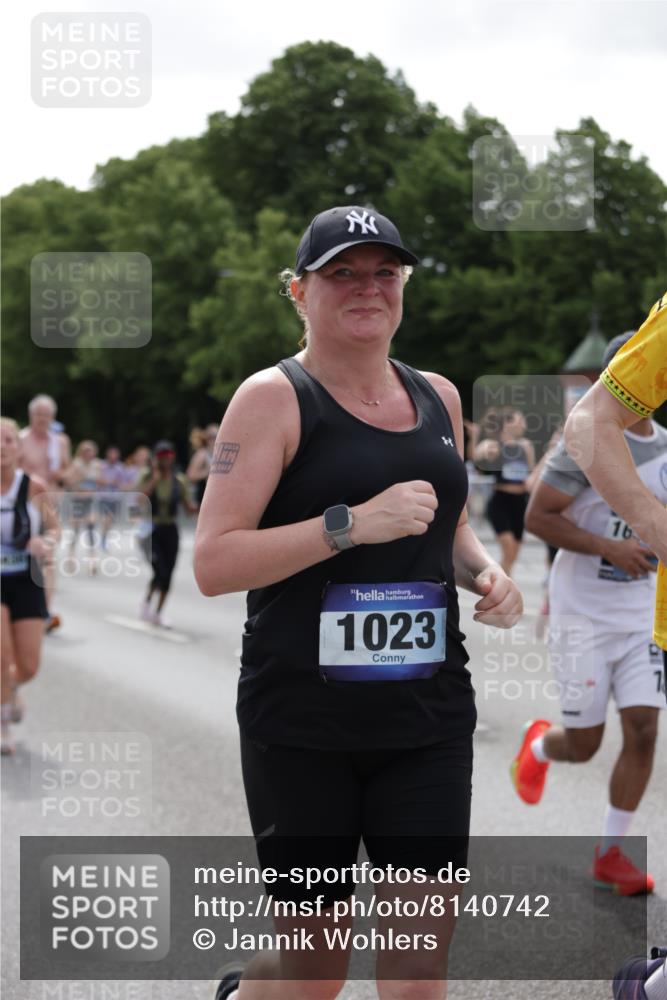 29.06.2025 - hella hamburg halbmarathon Jannik Wohlers http://msf.ph/oto/8140742 29.06.2025 10:43:18 Lombardsbrücke 1023, 1310, 1400, 2733, 3390, 3597, 4866, 5192, 5201, 5214, 5293, 5370, 5890, 6036, 6096, 6226, 6334, 6931, 6971, 6973, 7197, 7205, 7206, 7489, 7504, 8000, 8058, 8233, 8504, 9704, 9831, 10083, 10097, 10200, 10202, 10220, 10285, 10325, 10553, 10799, 12518, 12654, 13371, 13705, 13730, 13748, 13777, 14866, 15079, 15177, 15187, 15294, 15448, 15795, 15848, 16298, 16589, 16901, 16902, 17210, 17501, 18080, 18310, 18318, 18341, 18436 meine-sportfotos.de