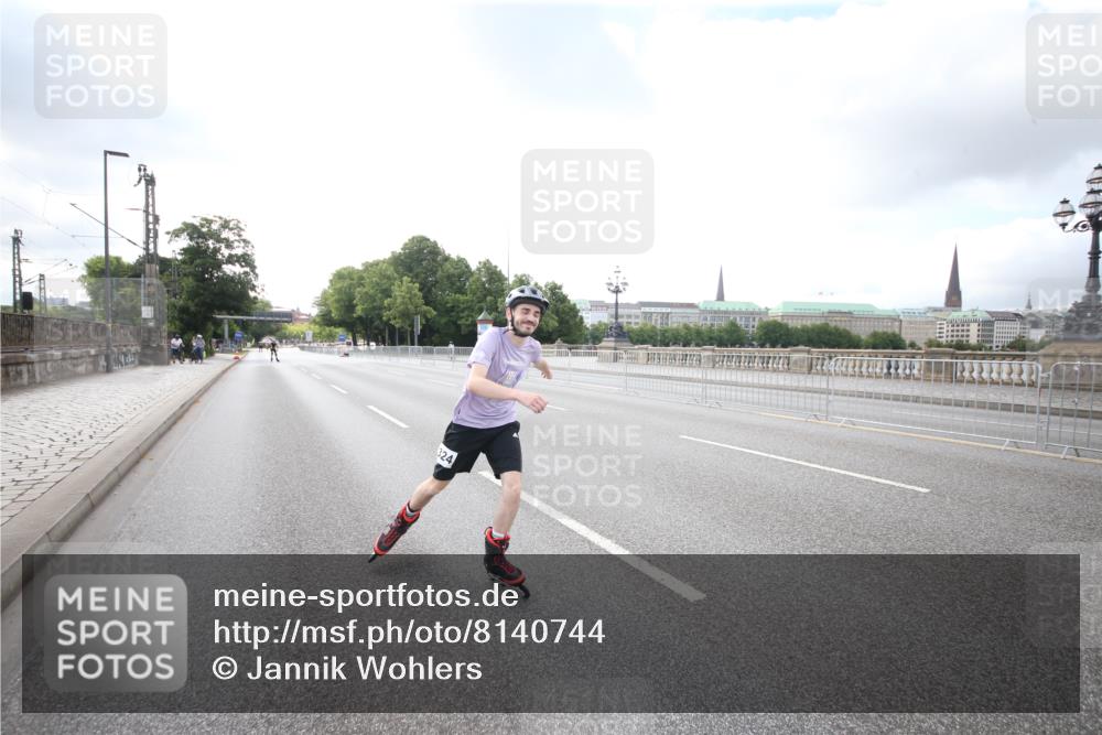 29.06.2025 - hella hamburg halbmarathon Jannik Wohlers http://msf.ph/oto/8140744 29.06.2025 09:03:37 Lombardsbrücke  meine-sportfotos.de