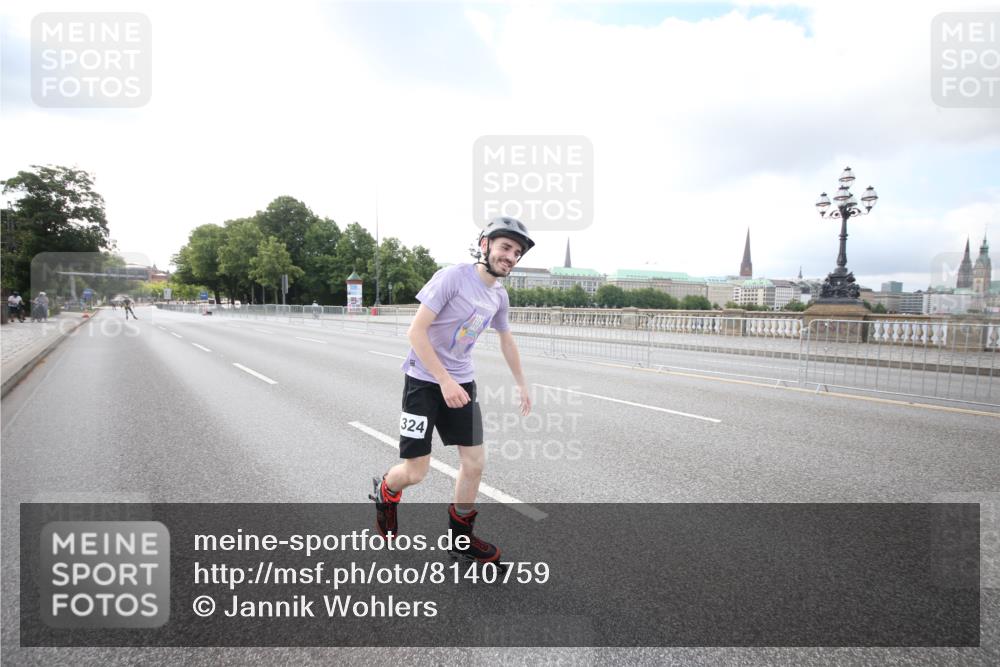 29.06.2025 - hella hamburg halbmarathon Jannik Wohlers http://msf.ph/oto/8140759 29.06.2025 09:03:37 Lombardsbrücke  meine-sportfotos.de