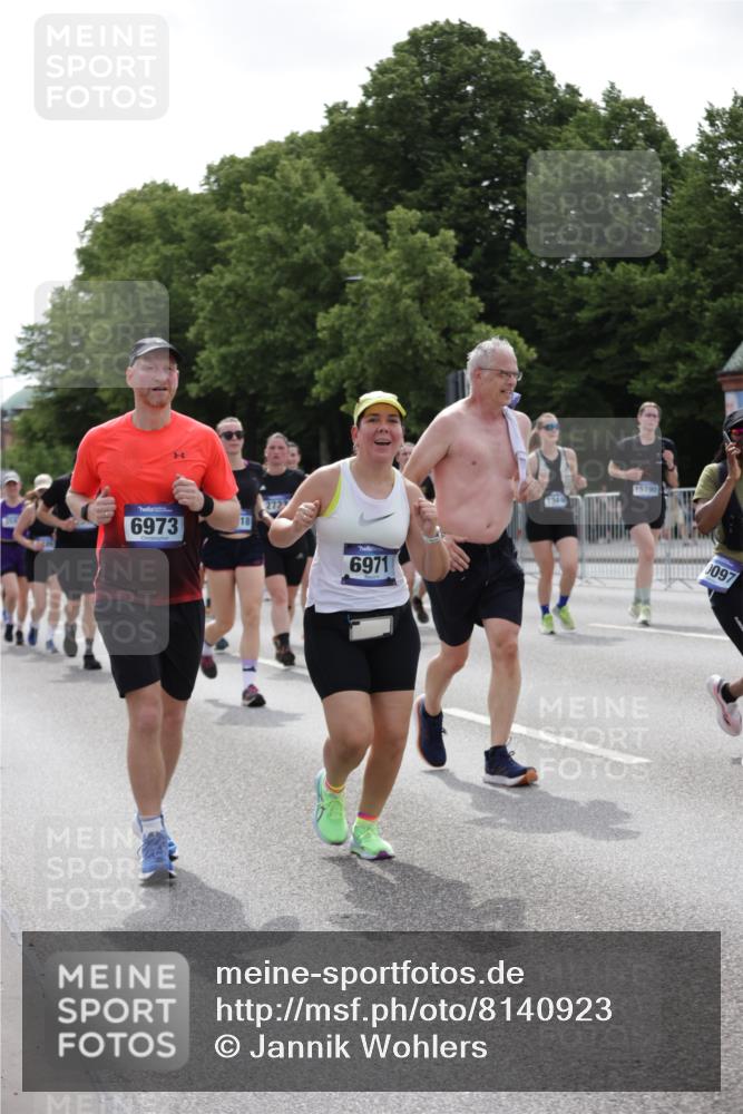 29.06.2025 - hella hamburg halbmarathon Jannik Wohlers http://msf.ph/oto/8140923 29.06.2025 10:43:21 Lombardsbrücke 1023, 1026, 1310, 1400, 2073, 2733, 3288, 3390, 3597, 4866, 5192, 5201, 5214, 5293, 5890, 6036, 6226, 6334, 6971, 6973, 7197, 7205, 7206, 7489, 7504, 8000, 8058, 8504, 9704, 9831, 10097, 10220, 10285, 10325, 10553, 10799, 12518, 12520, 12792, 13371, 13705, 13730, 13777, 14866, 15079, 15177, 15285, 15294, 15448, 15795, 15848, 16298, 16589, 16901, 16902, 17501, 18080, 18310, 18318, 18341, 18436 meine-sportfotos.de