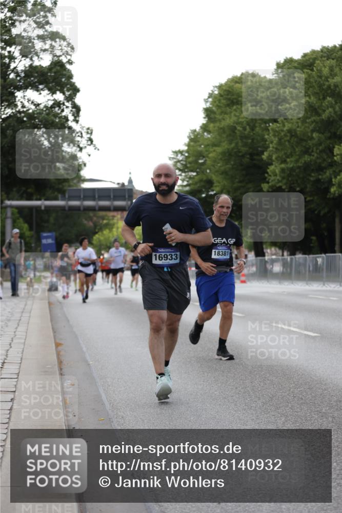 29.06.2025 - hella hamburg halbmarathon Jannik Wohlers http://msf.ph/oto/8140932 29.06.2025 10:06:19 Lombardsbrücke 1993, 5807, 5951, 6572, 6664, 8290, 8960, 10736, 10886, 12371, 13475, 14607, 15377, 16692, 16933, 17059, 17174, 18343, 18381, 18652, 18828 meine-sportfotos.de