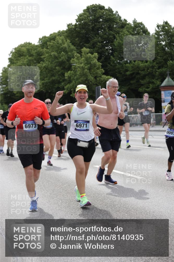 29.06.2025 - hella hamburg halbmarathon Jannik Wohlers http://msf.ph/oto/8140935 29.06.2025 10:43:21 Lombardsbrücke 1023, 1026, 1310, 1400, 2073, 2733, 3288, 3390, 3597, 4866, 5192, 5201, 5214, 5293, 5890, 6036, 6226, 6334, 6971, 6973, 7197, 7205, 7206, 7489, 7504, 8000, 8058, 8504, 9704, 9831, 10097, 10220, 10285, 10325, 10553, 10799, 12518, 12520, 12792, 13371, 13705, 13730, 13777, 14866, 15079, 15177, 15285, 15294, 15448, 15795, 15848, 16298, 16589, 16901, 16902, 17501, 18080, 18310, 18318, 18341, 18436 meine-sportfotos.de