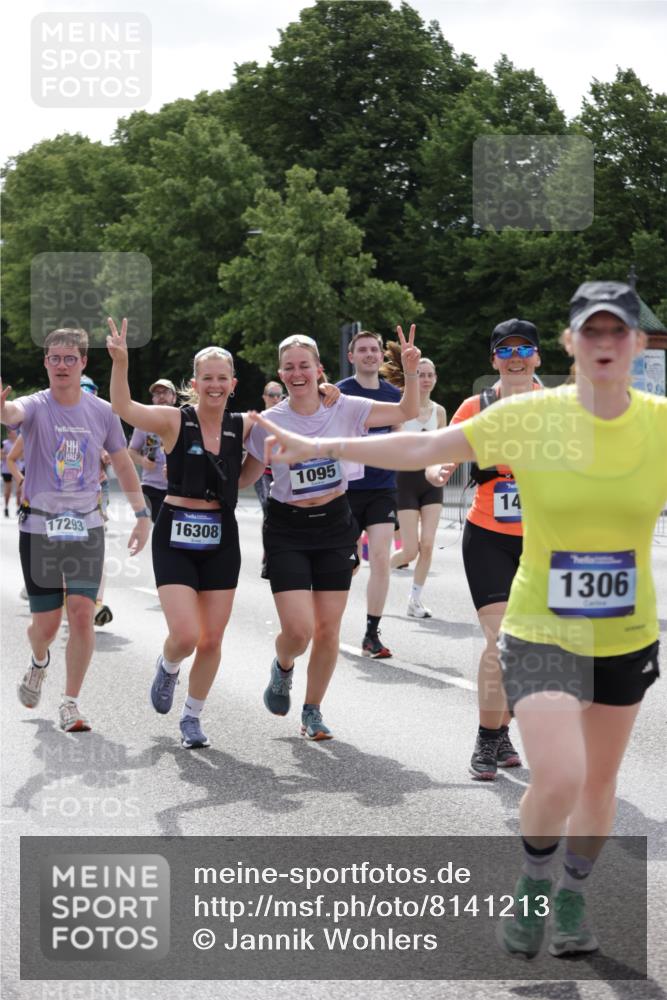 29.06.2025 - hella hamburg halbmarathon Jannik Wohlers http://msf.ph/oto/8141213 29.06.2025 10:43:34 Lombardsbrücke 1026, 1095, 1306, 1459, 1802, 1804, 2073, 2186, 2692, 2733, 3288, 3596, 3597, 4627, 4636, 4898, 5001, 5127, 5293, 5890, 5902, 5905, 6036, 6334, 6895, 7326, 7489, 8058, 8591, 8870, 8957, 9073, 9704, 9879, 10285, 10553, 12520, 12792, 13371, 13777, 13809, 13973, 14474, 14544, 15285, 15294, 15448, 15675, 15719, 16298, 16308, 16862, 17293, 18080, 18318 meine-sportfotos.de