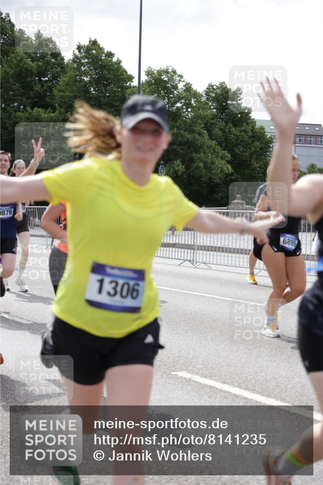29.06.2025 - hella hamburg halbmarathon Jannik Wohlers http://msf.ph/oto/8141235 29.06.2025 10:43:35 Lombardsbrücke 1026, 1095, 1306, 1459, 1802, 1804, 2073, 2186, 2692, 3288, 3596, 3597, 4627, 4636, 4898, 5001, 5127, 5293, 5890, 5902, 5905, 6036, 6334, 6895, 7326, 7610, 8058, 8591, 8870, 8957, 9073, 9704, 9879, 10285, 10553, 12520, 12792, 13371, 13777, 13809, 13973, 14474, 14544, 14842, 15285, 15294, 15675, 15719, 16298, 16308, 16862, 17293, 18080 meine-sportfotos.de