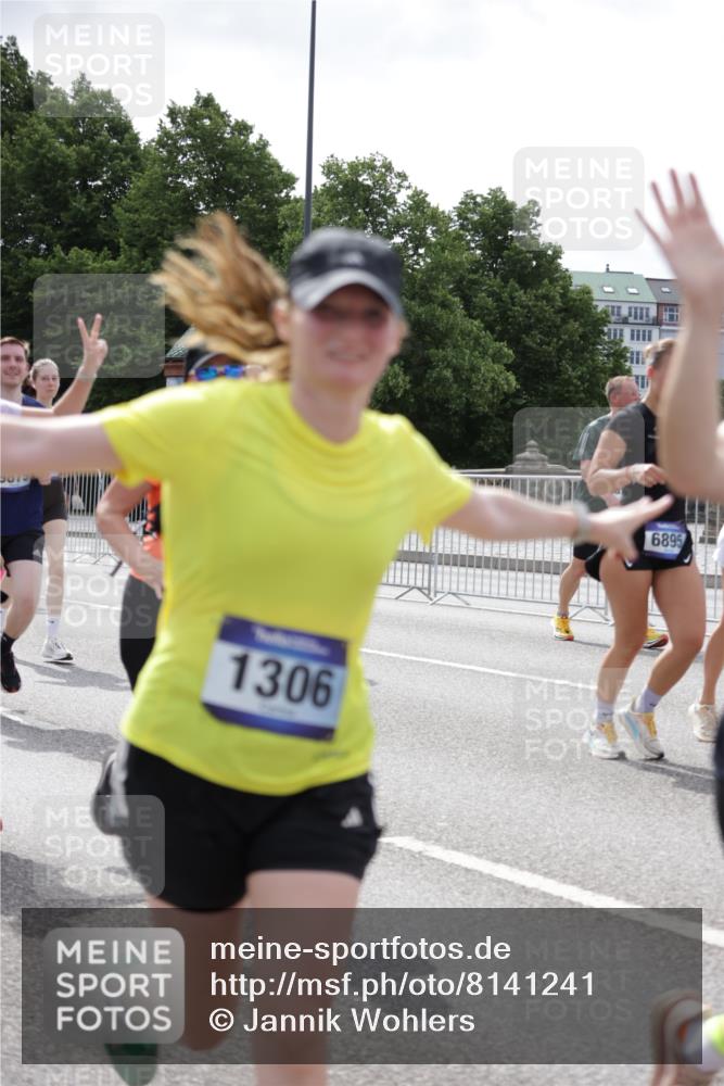 29.06.2025 - hella hamburg halbmarathon Jannik Wohlers http://msf.ph/oto/8141241 29.06.2025 10:43:35 Lombardsbrücke 1026, 1095, 1306, 1459, 1802, 1804, 2073, 2186, 2692, 3288, 3596, 3597, 4627, 4636, 4898, 5001, 5127, 5293, 5890, 5902, 5905, 6036, 6334, 6895, 7326, 7610, 8058, 8591, 8870, 8957, 9073, 9704, 9879, 10285, 10553, 12520, 12792, 13371, 13777, 13809, 13973, 14474, 14544, 14842, 15285, 15294, 15675, 15719, 16298, 16308, 16862, 17293, 18080 meine-sportfotos.de