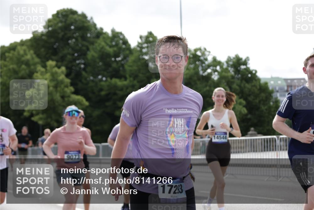 29.06.2025 - hella hamburg halbmarathon Jannik Wohlers http://msf.ph/oto/8141266 29.06.2025 10:43:37 Lombardsbrücke 1026, 1095, 1306, 1459, 1802, 1804, 2073, 2186, 2692, 3065, 3288, 3596, 4627, 4636, 4898, 5001, 5127, 5293, 5890, 5902, 5905, 6895, 7326, 7610, 8591, 8763, 8870, 8957, 9073, 9879, 12445, 12520, 12792, 13777, 13809, 13973, 14474, 14544, 14842, 14874, 15285, 15294, 15675, 15719, 16308, 16862, 17293, 17582, 18080 meine-sportfotos.de
