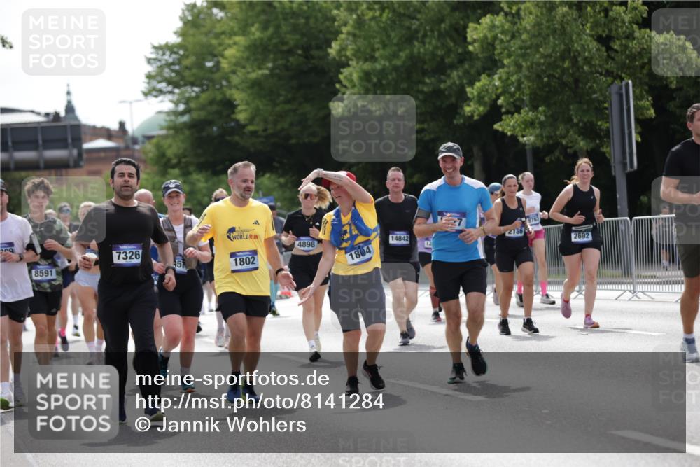 29.06.2025 - hella hamburg halbmarathon Jannik Wohlers http://msf.ph/oto/8141284 29.06.2025 10:43:39 Lombardsbrücke 1026, 1095, 1306, 1459, 1802, 1804, 2073, 2186, 2692, 3065, 3288, 3596, 4627, 4636, 4898, 5001, 5127, 5293, 5730, 5731, 5902, 5905, 6895, 7326, 7610, 7818, 8591, 8763, 8870, 8957, 9073, 9879, 12445, 12520, 12792, 13809, 13973, 14031, 14474, 14544, 14842, 14874, 15285, 15294, 15675, 15719, 16244, 16308, 16862, 17293, 17582 meine-sportfotos.de