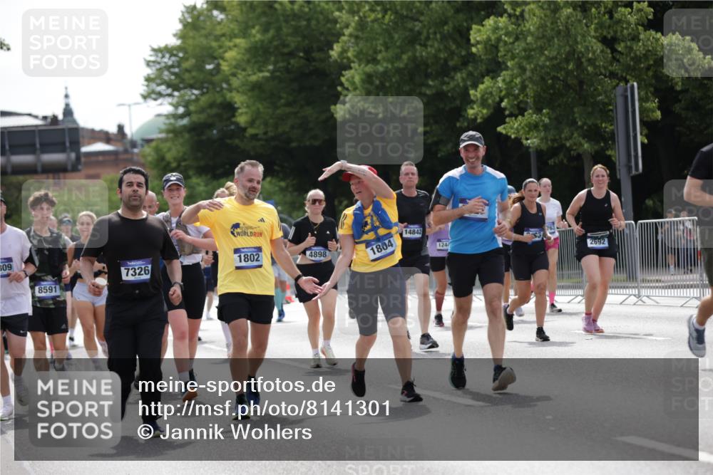 29.06.2025 - hella hamburg halbmarathon Jannik Wohlers http://msf.ph/oto/8141301 29.06.2025 10:43:40 Lombardsbrücke 1026, 1095, 1306, 1459, 1802, 1804, 2073, 2186, 2692, 3065, 3288, 3596, 4627, 4636, 4898, 5001, 5127, 5730, 5731, 5902, 5905, 6895, 7326, 7610, 7818, 8591, 8763, 8870, 8957, 9073, 9879, 11955, 12445, 12520, 12792, 13629, 13809, 13973, 14031, 14474, 14544, 14842, 14874, 15285, 15675, 15719, 16244, 16308, 16862, 17293, 17582 meine-sportfotos.de