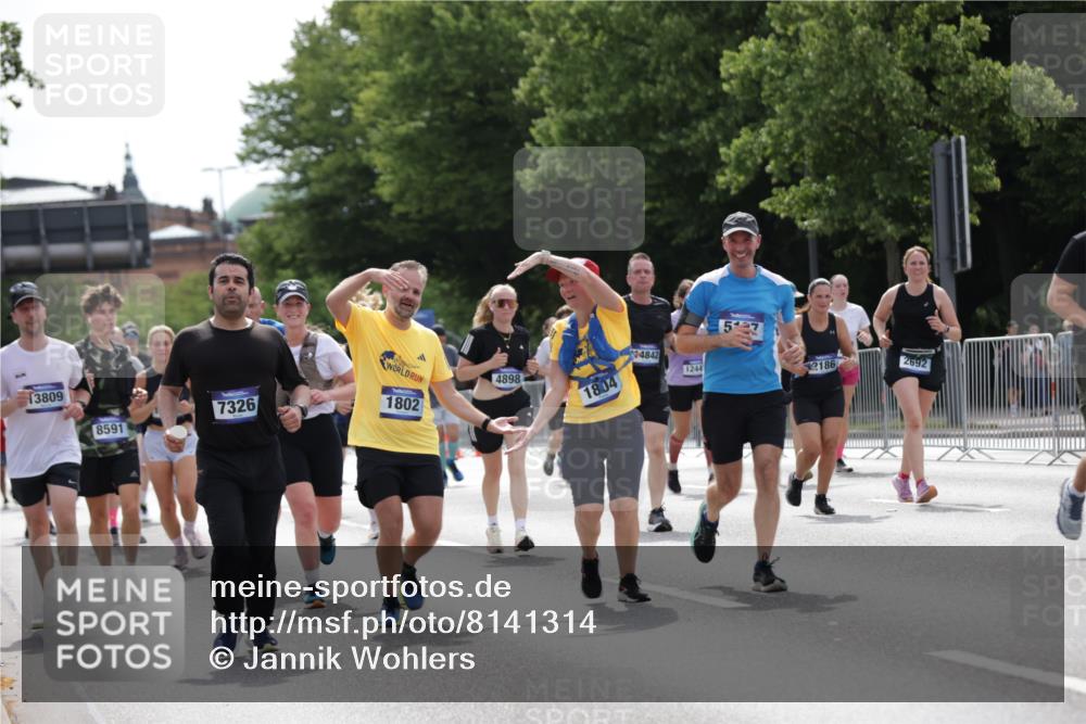 29.06.2025 - hella hamburg halbmarathon Jannik Wohlers http://msf.ph/oto/8141314 29.06.2025 10:43:40 Lombardsbrücke 1026, 1095, 1306, 1459, 1802, 1804, 2073, 2186, 2692, 3065, 3288, 3596, 4627, 4636, 4898, 5001, 5127, 5730, 5731, 5902, 5905, 6895, 7326, 7610, 7818, 8591, 8763, 8870, 8957, 9073, 9879, 11955, 12445, 12520, 12792, 13629, 13809, 13973, 14031, 14474, 14544, 14842, 14874, 15285, 15675, 15719, 16244, 16308, 16862, 17293, 17582 meine-sportfotos.de