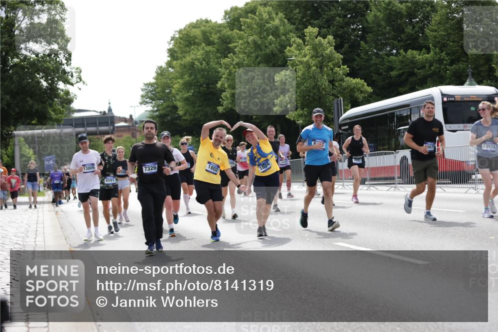 29.06.2025 - hella hamburg halbmarathon Jannik Wohlers http://msf.ph/oto/8141319 29.06.2025 10:43:40 Lombardsbrücke 1026, 1095, 1306, 1459, 1802, 1804, 2073, 2186, 2692, 3065, 3288, 3596, 4627, 4636, 4898, 5001, 5127, 5730, 5731, 5902, 5905, 6895, 7326, 7610, 7818, 8591, 8763, 8870, 8957, 9073, 9879, 11955, 12445, 12520, 12792, 13629, 13809, 13973, 14031, 14474, 14544, 14842, 14874, 15285, 15675, 15719, 16244, 16308, 16862, 17293, 17582 meine-sportfotos.de