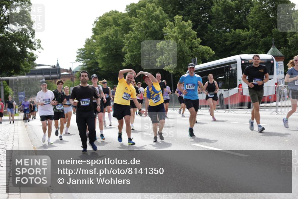 29.06.2025 - hella hamburg halbmarathon Jannik Wohlers http://msf.ph/oto/8141350 29.06.2025 10:43:41 Lombardsbrücke 1026, 1095, 1306, 1459, 1802, 1804, 2073, 2186, 2692, 3065, 3596, 4627, 4636, 4898, 5001, 5127, 5730, 5731, 5902, 5905, 6895, 7326, 7610, 7818, 8591, 8763, 8870, 8957, 9073, 9879, 11955, 12445, 12520, 13629, 13809, 13973, 13987, 14031, 14474, 14544, 14842, 14874, 15675, 15719, 16244, 16308, 16862, 17293, 17582 meine-sportfotos.de