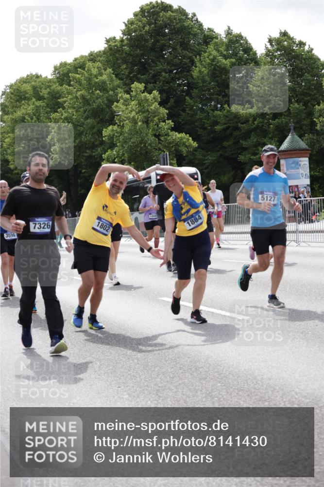 29.06.2025 - hella hamburg halbmarathon Jannik Wohlers http://msf.ph/oto/8141430 29.06.2025 10:43:42 Lombardsbrücke 1026, 1095, 1306, 1459, 1802, 1804, 2186, 2692, 3065, 3596, 4627, 4636, 4898, 5001, 5127, 5730, 5731, 5902, 5905, 6895, 7326, 7610, 7818, 8591, 8763, 8870, 8957, 9073, 9879, 11955, 12445, 12520, 13629, 13809, 13973, 13987, 14031, 14474, 14544, 14842, 14874, 15675, 15719, 16244, 16308, 16862, 17293, 17582 meine-sportfotos.de
