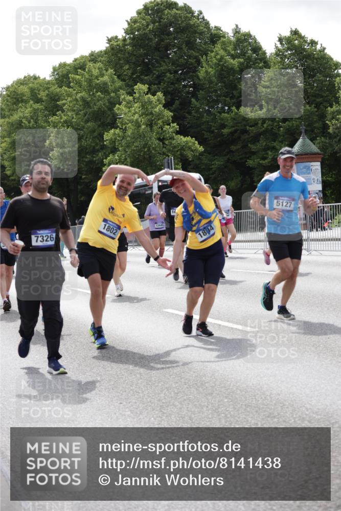 29.06.2025 - hella hamburg halbmarathon Jannik Wohlers http://msf.ph/oto/8141438 29.06.2025 10:43:42 Lombardsbrücke 1026, 1095, 1306, 1459, 1802, 1804, 2186, 2692, 3065, 3596, 4627, 4636, 4898, 5001, 5127, 5730, 5731, 5902, 5905, 6895, 7326, 7610, 7818, 8591, 8763, 8870, 8957, 9073, 9879, 11955, 12445, 12520, 13629, 13809, 13973, 13987, 14031, 14474, 14544, 14842, 14874, 15675, 15719, 16244, 16308, 16862, 17293, 17582 meine-sportfotos.de