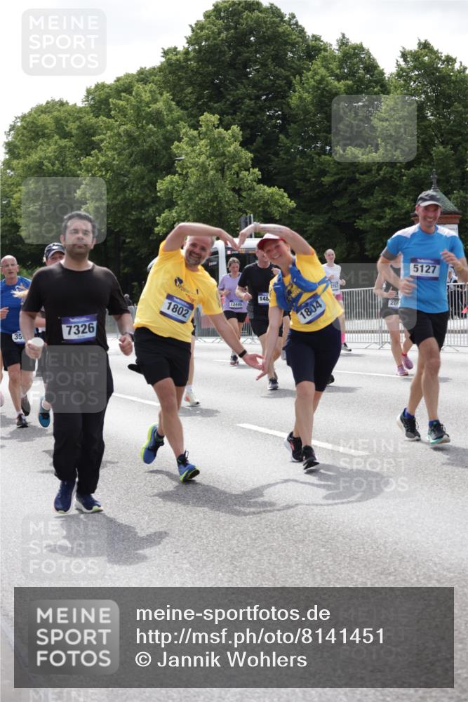 29.06.2025 - hella hamburg halbmarathon Jannik Wohlers http://msf.ph/oto/8141451 29.06.2025 10:43:42 Lombardsbrücke 1026, 1095, 1306, 1459, 1802, 1804, 2186, 2692, 3065, 3596, 4627, 4636, 4898, 5001, 5127, 5730, 5731, 5902, 5905, 6895, 7326, 7610, 7818, 8591, 8763, 8870, 8957, 9073, 9879, 11955, 12445, 12520, 13629, 13809, 13973, 13987, 14031, 14474, 14544, 14842, 14874, 15675, 15719, 16244, 16308, 16862, 17293, 17582 meine-sportfotos.de