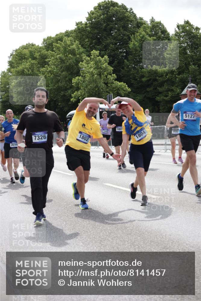 29.06.2025 - hella hamburg halbmarathon Jannik Wohlers http://msf.ph/oto/8141457 29.06.2025 10:43:42 Lombardsbrücke 1026, 1095, 1306, 1459, 1802, 1804, 2186, 2692, 3065, 3596, 4627, 4636, 4898, 5001, 5127, 5730, 5731, 5902, 5905, 6895, 7326, 7610, 7818, 8591, 8763, 8870, 8957, 9073, 9879, 11955, 12445, 12520, 13629, 13809, 13973, 13987, 14031, 14474, 14544, 14842, 14874, 15675, 15719, 16244, 16308, 16862, 17293, 17582 meine-sportfotos.de