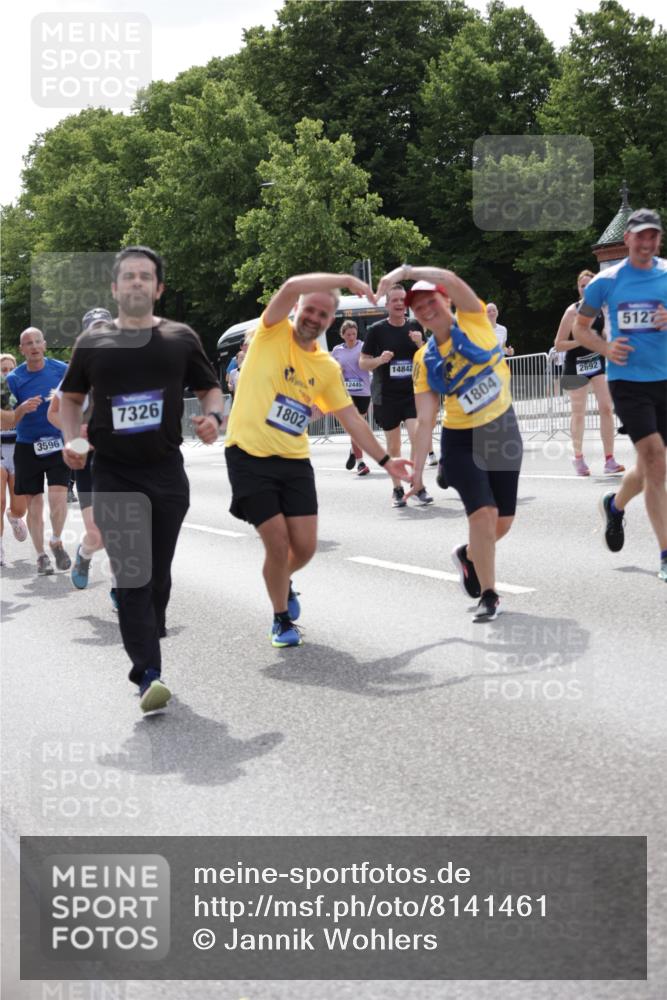 29.06.2025 - hella hamburg halbmarathon Jannik Wohlers http://msf.ph/oto/8141461 29.06.2025 10:43:42 Lombardsbrücke 1026, 1095, 1306, 1459, 1802, 1804, 2186, 2692, 3065, 3596, 4627, 4636, 4898, 5001, 5127, 5730, 5731, 5902, 5905, 6895, 7326, 7610, 7818, 8591, 8763, 8870, 8957, 9073, 9879, 11955, 12445, 12520, 13629, 13809, 13973, 13987, 14031, 14474, 14544, 14842, 14874, 15675, 15719, 16244, 16308, 16862, 17293, 17582 meine-sportfotos.de