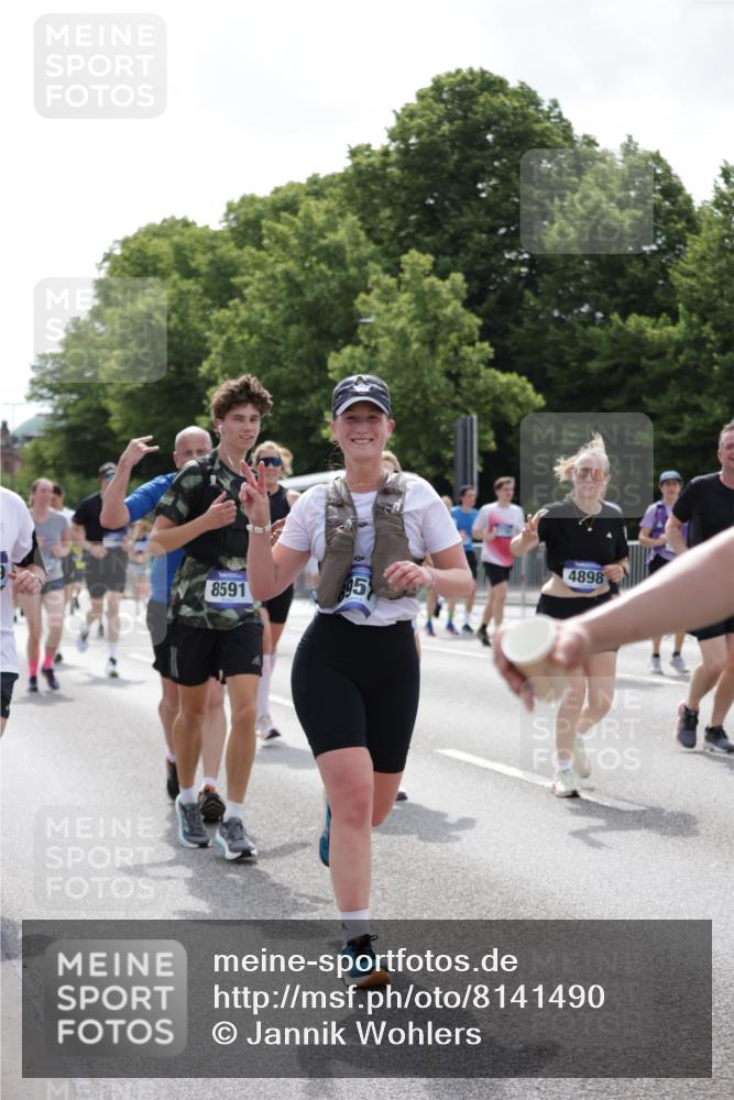 29.06.2025 - hella hamburg halbmarathon Jannik Wohlers http://msf.ph/oto/8141490 29.06.2025 10:43:44 Lombardsbrücke 1095, 1519, 1802, 1804, 2186, 2692, 3065, 3596, 4627, 4636, 4898, 5001, 5127, 5730, 5731, 5902, 5905, 7326, 7610, 7818, 7842, 8591, 8763, 8870, 8957, 9073, 9510, 9879, 10223, 11955, 12256, 12445, 13629, 13809, 13832, 13973, 13987, 14031, 14474, 14544, 14842, 14874, 15675, 16244, 16308, 16862, 17582, 17844 meine-sportfotos.de
