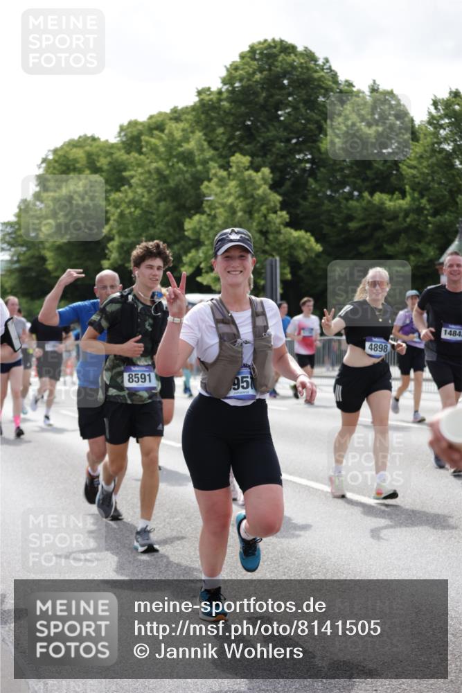 29.06.2025 - hella hamburg halbmarathon Jannik Wohlers http://msf.ph/oto/8141505 29.06.2025 10:43:44 Lombardsbrücke 1095, 1519, 1802, 1804, 2186, 2692, 3065, 3596, 4627, 4636, 4898, 5001, 5127, 5730, 5731, 5902, 5905, 7326, 7610, 7818, 7842, 8591, 8763, 8870, 8957, 9073, 9510, 9879, 10223, 11955, 12256, 12445, 13629, 13809, 13832, 13973, 13987, 14031, 14474, 14544, 14842, 14874, 15675, 16244, 16308, 16862, 17582, 17844 meine-sportfotos.de