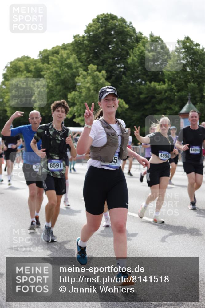 29.06.2025 - hella hamburg halbmarathon Jannik Wohlers http://msf.ph/oto/8141518 29.06.2025 10:43:45 Lombardsbrücke 1519, 1802, 1804, 2186, 2692, 3065, 3596, 4636, 4898, 5001, 5127, 5730, 5731, 5902, 5905, 7326, 7610, 7818, 7842, 8591, 8763, 8870, 8957, 9073, 9510, 9879, 10223, 11955, 12256, 12445, 12803, 12995, 13629, 13809, 13832, 13973, 13987, 14031, 14474, 14544, 14842, 14874, 15675, 16244, 16308, 17582, 17844 meine-sportfotos.de