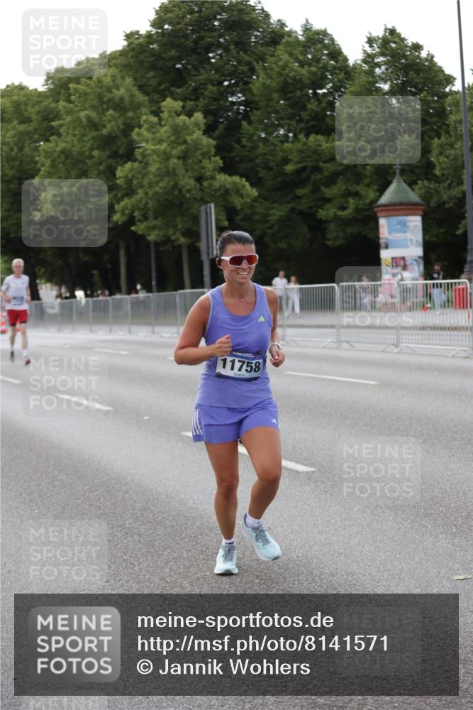 29.06.2025 - hella hamburg halbmarathon Jannik Wohlers http://msf.ph/oto/8141571 29.06.2025 10:06:50 Lombardsbrücke 4262, 5242, 5899, 6517, 6518, 6707, 6713, 6715, 6833, 7503, 9338, 10700, 11758, 12550, 17895, 18218, 18316 meine-sportfotos.de